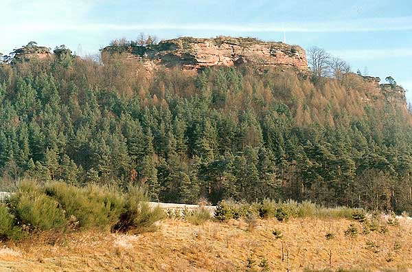 Gesamtansicht der Felsenburg von Süden, Foto Bernges 1989