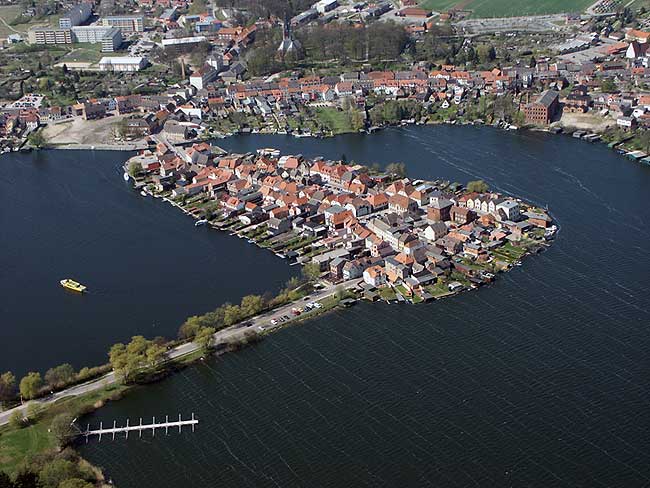 Luftbild der Stadtinsel (Foto: F. Ruchhöft, 24.04.2005)