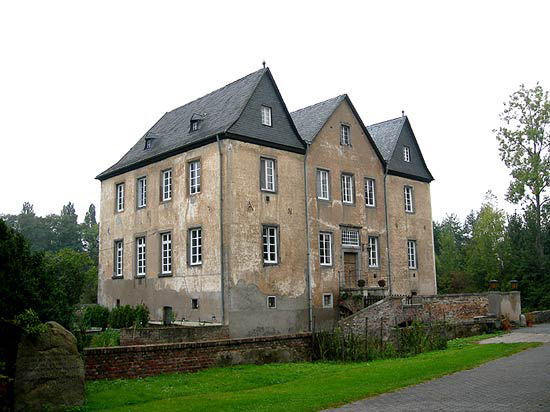 Peppenhoven, Hauptburg von der Vorburg aus. Foto: J. Friedhoff (2006)
