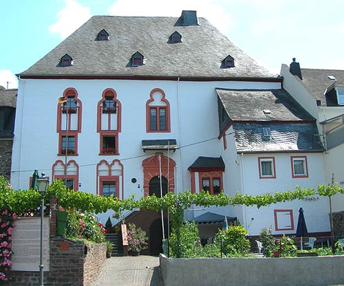 Gesamtansicht des Burghauses. Foto: J. Friedhoff (2007)