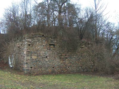 Luftenberg: Ansicht der Burgruine. Foto: Patrick Schicht (2005)