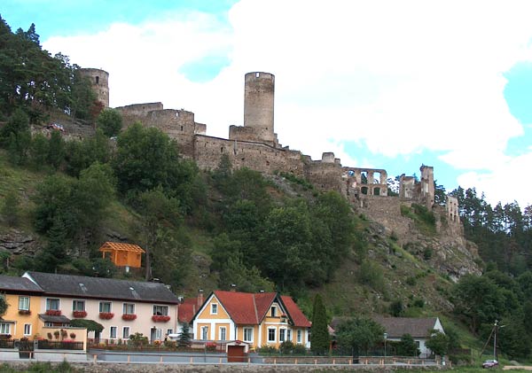Kollmitz: Ansicht der Burg von Westen. Foto: Gerhard Reichhalter (2003)