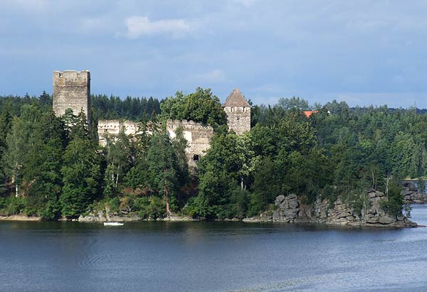 Lichtenfels: Ansicht der Burg von Westen. Foto: Olaf Wagener (2005)