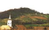 Váralja-Várfő.  Der Burgberg von Norden, 1998. (Foto: Zsuzsa Miklós)