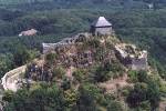 Salgótarján-Salgó. Die Luftaufnahme der Burg von Süden, 2004 (Foto: civertan.hu)