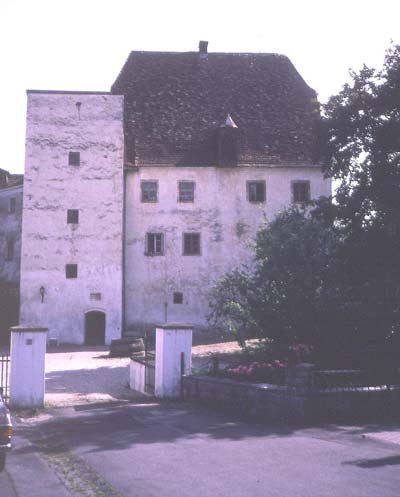 Gesamtansicht mit Torturm, Foto: J. Friedhoff (1992)