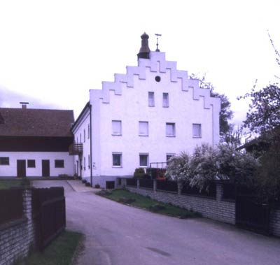 Blick auf das heutige Gutshaus von S&uuml;den, Foto: B. Ernst (1997)