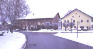 Ansicht des ehem. Schlosses und des Zehntstadels von S&uuml;den, Foto: B. Ernst (1997)