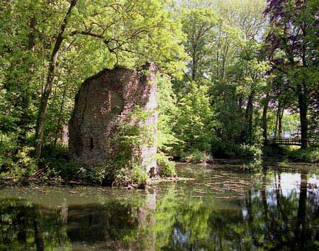 Brakel ruine ; foto: Wielen (2004)