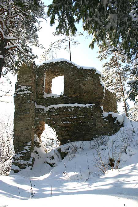 Jin lc zpadns těny jinho palce s otiskem rouben komory.  Südflucht der Südpalaswestwand mit dem Abdruck einer Bolockwerkkammer. Foto R. Kocanda.