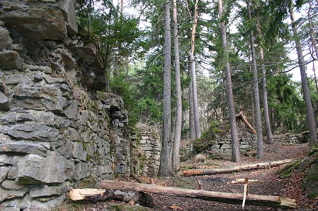 Interir severnho křdla v pohledu od zpadu. - Interieur des Nordflügels im Blick vom West. Foto T. Durdk. 