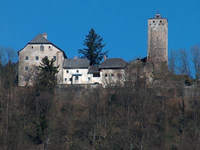 Marsbach: Ansicht der Burg vom Donautal. Foto: Patrick Schicht (2005)