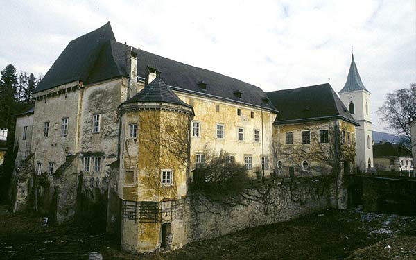 Pöggstall: Ostfassade der Kernburg. Foto: Gerhard Reichhalter (2000)