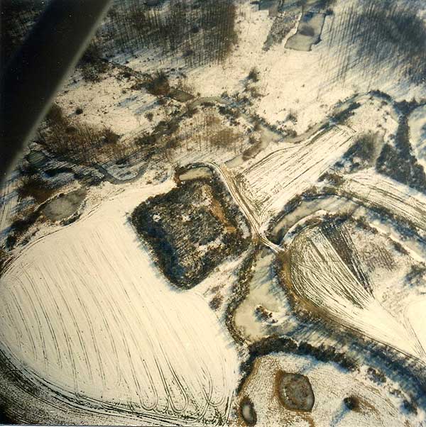 Siagrd-Janyavr. Die Luftaufnahme der Burganlage von Nordwesten,  2002. (Foto: Zsuzsa Mikls)