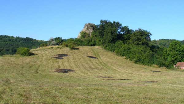 Salgtarjn-Baglyaskő. Die Anlage von Nordosten, 2003. (Foto: civertan.hu)