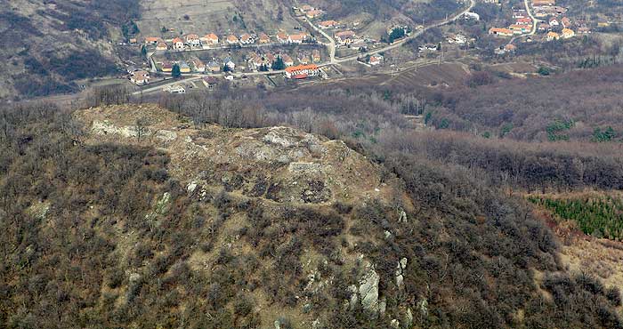 Pusztavr/Solymos, Luftaufnahme, 2010 civertan.hu