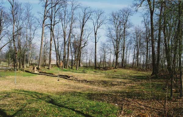 Hof der Burgruine, Foto: Andris Caune (2002)
